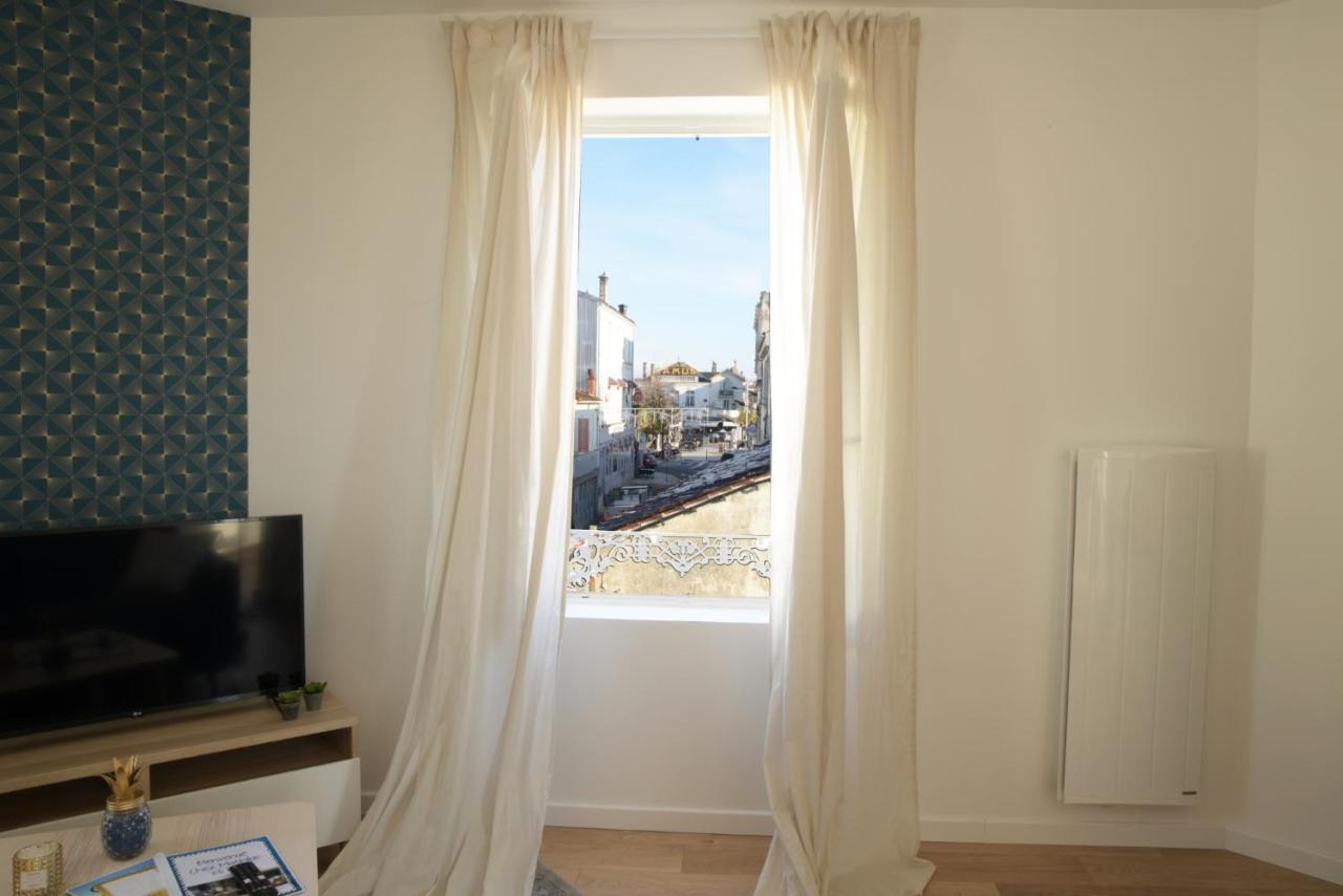 T2 De 55M2 Avec Toit Terrasse, Hyper Centre, Wifi, Draps, Savons Et Serviettes Fournis Cognac Zewnętrze zdjęcie
